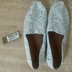 Toms slip ons animal print